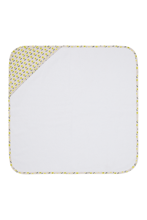 Cape de bain flower mise à plat sur fond blanc collection bébé naissance en coton bio Baby Care